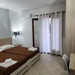 Stavroula's House Hotel *